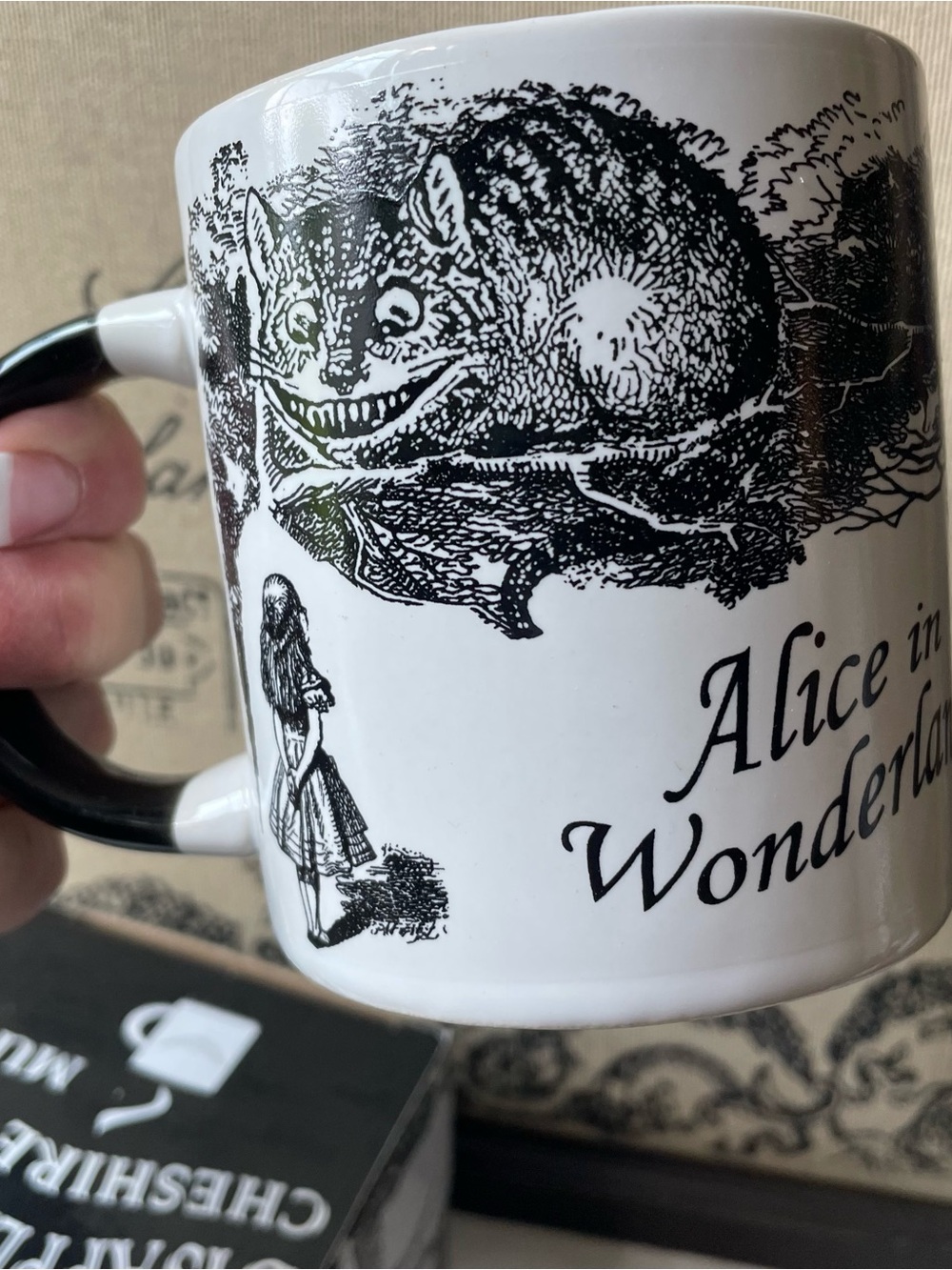 Alice in Wonderland Cheshire Cat ceramic coffee mug 12 oz